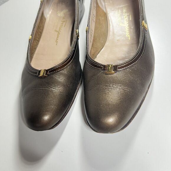 Salvatore Ferragamo Boutique Womens Shoes Bronze Monogrammed Flats 7.5 A4 - Picture 2 of 8